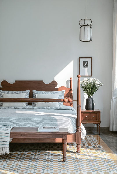 INTERIORS AND CUSTOMISATION