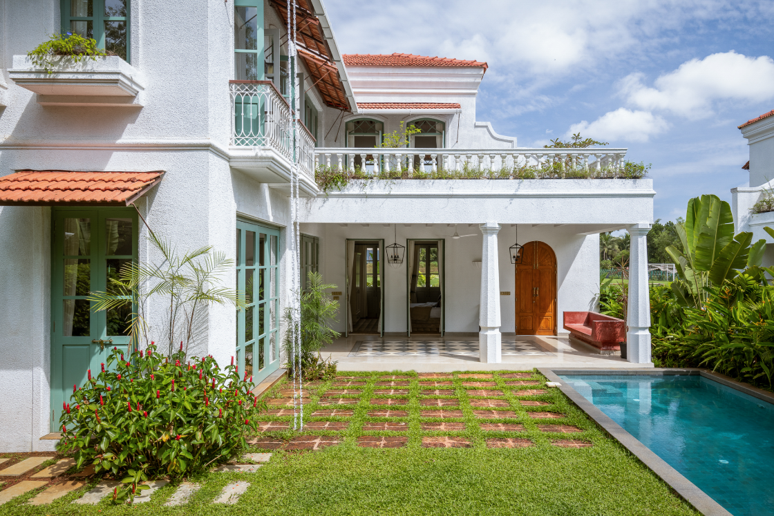 Indo-Porto 4bhk villa in Parra for sale